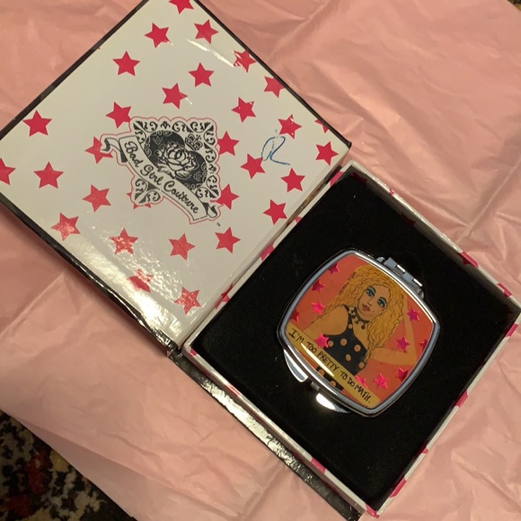 BAD GIRL COUTURE  MIRROR COMPACT IN BOX - Picture 8 of 13